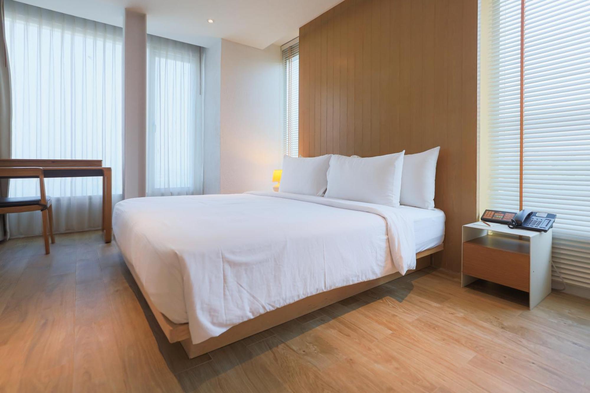 Balcony Seaside Sriracha Hotel & Serviced Apartments Сирача Экстерьер фото